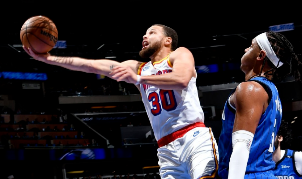 关于库里在勇士比赛中持续失利,重要助攻引发热议!热度持续攀升的信息 关于库里在勇士比赛中持续失利,重要助攻引发热议!热度持续攀升的信息